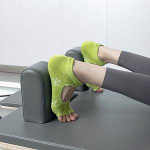 <span class=keywords><strong>Calcetines</strong></span> de Pilates con la espalda descubierta y la punta abierta de verano con logotipo personalizado al por mayor, <span class=keywords><strong>Calcetines</strong></span> antideslizantes de <span class=keywords><strong>5</strong></span> <span class=keywords><strong>dedos</strong></span>, <span class=keywords><strong>calcetines</strong></span> con agarre de copo de nieve, trampolín, baile, Yoga - Product Image 3