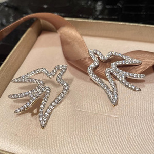 Orecchini a Perno a Forma di Rondine, Elegante Design Animale, Gioielli per Orecchie da Donna, per Uso Quotidiano, Outfit da Festa, Regalo - Product Image 6