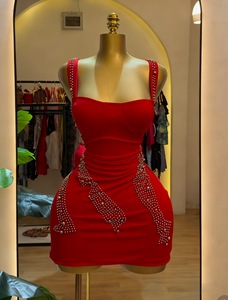 Robe mini moulante sans manches pour femme avec strass et perles - Robes de soirée à col carré tendance - Product Image 6