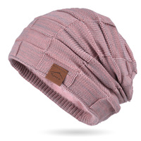 Venta al por mayor de hilo a cuadros de Jacquard gorro de punto de invierno aislado Slouchy versátil gorro cálido para las mujeres