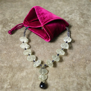 Collar de Cadena con Cuentas de Perlas Religiosas de Cuarzo Transparente - Elegante Collar Chapado en Oro para Mujer, Regalo Ideal - Product Image 3