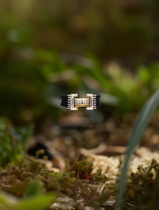 Anello Geometrico con Zirconia Cubica, Montatura Pavé in Lega, Gioiello Unisex Trendy per Uso Quotidiano e Regalo - Product Image 2