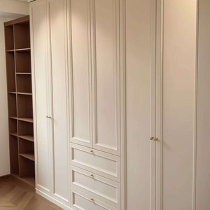 เฟอร์นิเจอร์ห้องนอนสำหรับบ้านและอพาร์ทเมนต์ที่ทันสมัย ระดับไฮเอนด์ หรูหรา ทำจากเมลามีน ตู้เสื้อผ้าแบบวอล์กอิน โต๊ะเครื่องแป้งแบบเกาะ รูปทรงโค้ง - Product Image 3