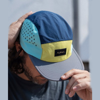Casquette de course personnalisée à 5 panneaux, bord souple, respirante, séchage rapide, en polyester, légère, avec maille découpée au laser