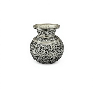 Kalash con Tallado Floral Fino - Product Image 1