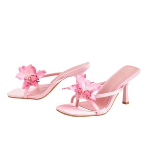 Sandales d'été et d'automne respirantes et sexy pour femme, en satin rose, blanc et bleu, à talon aiguille, bout carré, à enfiler, 8 cm, avec fleurs - Product Image 6