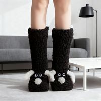 Chaussettes en polaire corail tricotées pour femmes, motif ours 3D mignon, épaisses, antidérapantes, respirantes, à 5 orteils, pour usage quotidien, vente en gros