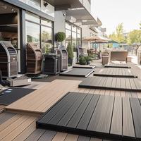 Planches de terrasse en bois traitées sous pression imperméables modernes Revêtement de sol extérieur durable pour le jardin au bord de la piscine Résistant à la pourriture et aux termites