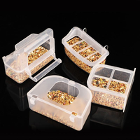Vente en gros de bols d'alimentation pour oiseaux et pigeons en plastique transparent 2 en 1, distributeur de nourriture portable anti-éclaboussures pour cage, mangeoire pour pigeons et oiseaux