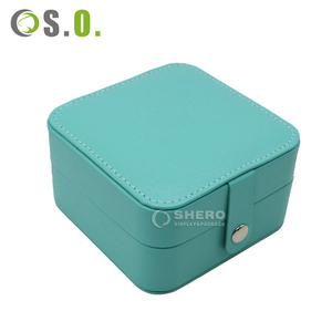 Mini Joyero Portátil Cuadrado con Cierre a Presión, Diseño Multicompartimento, Organizador de Joyas de Color Personalizado para Aretes y Collares - Product Image 1