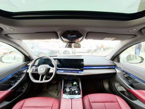 Berline électrique 2025 I5 <span class=keywords><strong>EDrive</strong></span> 40L M Sport Euro VI, conduite à gauche, 250 kW, propulsion arrière, 713 km d'autonomie, charge rapide DC, cockpit numérique incurvé - Product Image 2