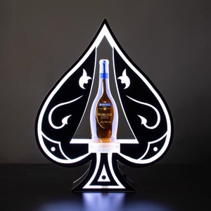 Présentateur de bouteilles en acrylique avec DEL en forme de bêche Présentateur de <span class=keywords><strong>champagne</strong></span> VIP Présentateur de bouteilles As de pique - Product Image 3