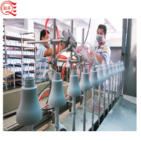 Ligne de flacons cosmétiques compacts en PET, spécialisée dans le revêtement au toucher caoutchouté avec un processus de séchage complet.