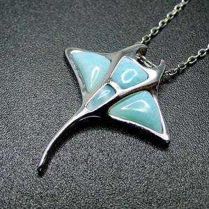 Joyería de Plata de Ley 925 con Forma de Mantarraya, Colgante de Mantarraya Natural de Hawái con Larimar - Product Image 3
