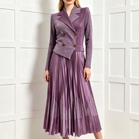 Robe plissée élégante à manches longues et imprimé rayé, col en V, pour femme, coupe ajustée, tendance, gracieuse, pour soirée ou bureau