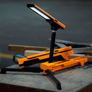 Lanterna de Trabalho LED com Suporte Tripé Dobrável Iluminação Ajustável para Construção, Atividades ao Ar Livre, Camping DIY - Product Image 1