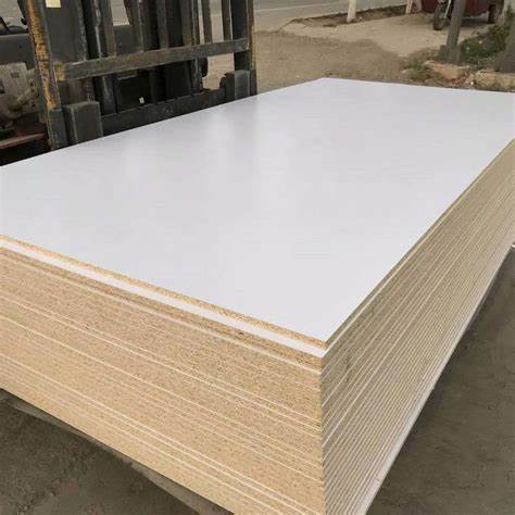 Wholesale 1220x2440mm White Melamine Particle Board 16mm 18mm E0 E1 Grade Melamine Laminated Chipboard for Furniture