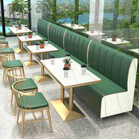 Meubles de restaurant modernes en bois massif : tables, chaises, ensembles de canapés et banquettes murales durables