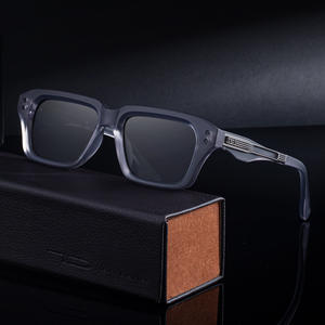 Lunettes de soleil polarisées carrées pour hommes Tod's, monture en plastique noir et métal, verres TAC UV400, type 3, protection solaire, emballage en boîte - Product Image 3