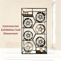 Présentoir métallique sur mesure pour échantillons de pièces détachées automobiles, jantes en alliage, pneus, moyeux et accessoires automobiles pour salles d'exposition