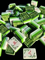 Jeu de tuiles de mahjong de luxe américain - Caractères chinois rouges classiques - Matériau acrylique - Emballage personnalisé avec logo OEM - Cadeau pour le poker à domicile