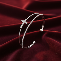 Bracelet manchette Hip Hop de luxe léger pour femme, avec croix simple ou double, classique et populaire, plaqué or 14K, idéal pour le carnaval