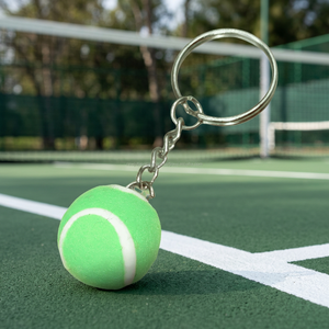 Porte-clés de tennis en caoutchouc 3D de marque personnalisée en tissu doux Porte-clés balle de tennis miniature Porte-clés de tennis souvenir - Product Image 1