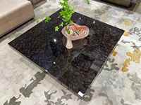 Table basse en pierre noire de luxe, combinaison carrée, table basse en marbre, luxueuse et haut de gamme pour le salon.
