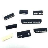 Étiquettes personnalisées en PVC souple pour vêtements, sacs, logo en relief en caoutchouc 3D, étiquettes de marque personnalisées, rouleau d'étiquettes en silicone lavable pour vêtements