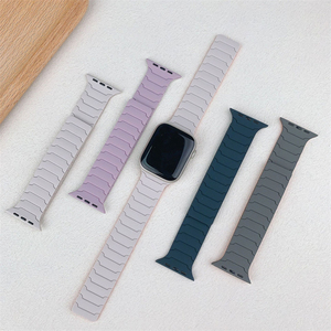 Nuovo <span class=keywords><strong>cinturino</strong></span> in Silicone magnetico in gomma sportiva per <span class=keywords><strong>Apple</strong></span> <span class=keywords><strong>Watch</strong></span> serie 10 <span class=keywords><strong>cinturino</strong></span> 9 8 <span class=keywords><strong>7</strong></span> <span class=keywords><strong>cinturino</strong></span> - Product Image 5