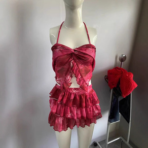 Conjunto de Falda de Dos Piezas para Mujer PEEQI, Primavera-Verano, Estampado Urbano, Estilo Vacacional, Top Halter Sexy, Falda con Volantes - Product Image 2
