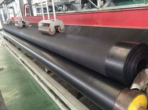 Géomembrane anti-UV simple texture LDPE/HDPE/LLDPE pour applications en décharge - Product Image 2