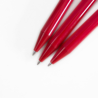O & Q Stylo à bille en plastique avec strass de dessin animé personnalisable en forme de coeur rouge Stylo d'écriture fluide de type clic scintillant promotionnel