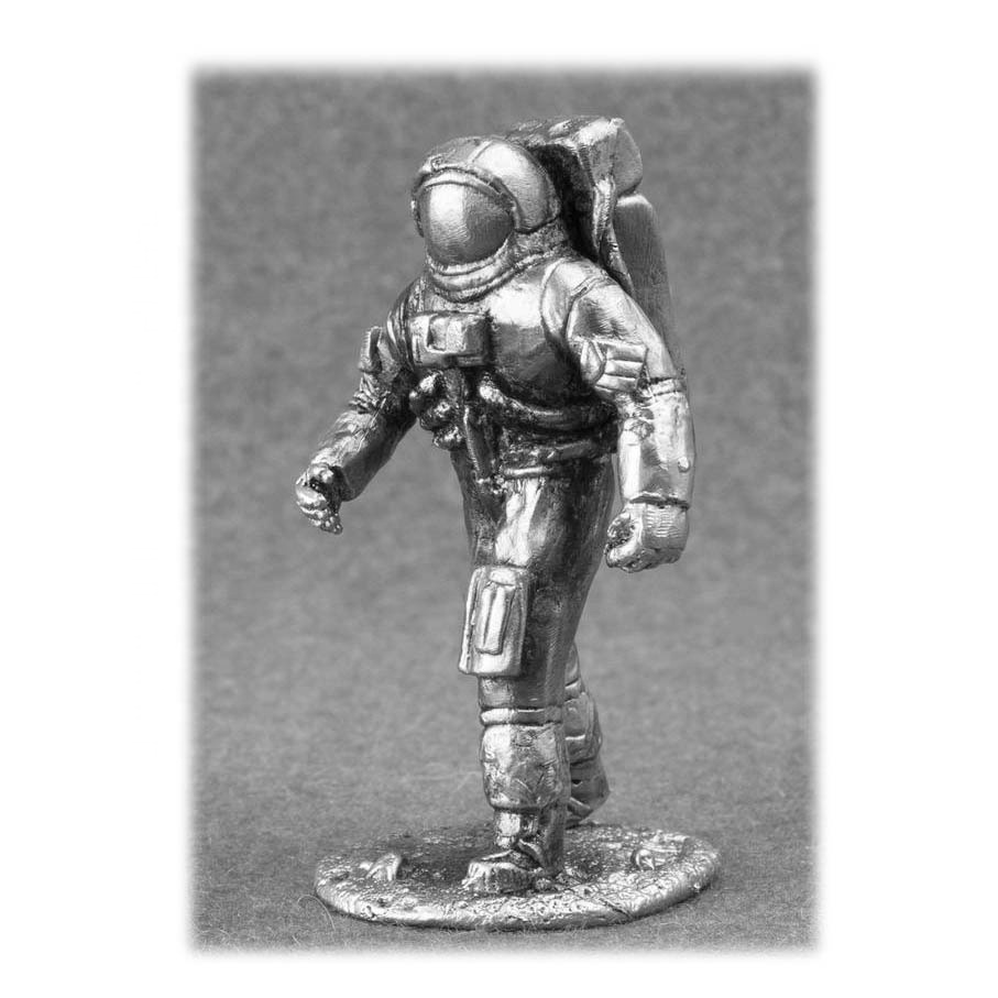 Astronaut collectible sculpture statue historical miniature Spaceman tin metal action figures pewter home decor