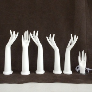 Espositore per Gioielli a Forma di Mano Femminile in Materiale FRP per Adulti, <span class=keywords><strong>Modello</strong></span> MDF01H - Product Image 1