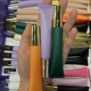 Brillo Labial Voluminizador de Venta Caliente, Etiqueta Privada, Voluminizador Extremo de <span class=keywords><strong>Labios</strong></span>, Aceite de Brillo con Ácido Hialurónico - Product Image 5