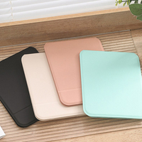Miroir de maquillage de voyage portable avec logo en relief personnalisé miroir de poche en cuir PU de haute qualité pour femmes boîte unique bas quantité minimale de commande