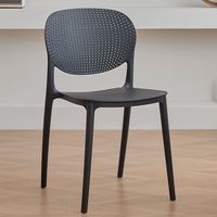 Chaise de salle à manger en plastique moderne et colorée pour restaurant, café, extérieur, design ergonomique élégant, empilable et créatif