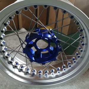 Ensemble de roues sans chambre à air pour <span class=keywords><strong>Honda</strong></span>, alliage anodisé professionnel CB <span class=keywords><strong>1100</strong></span> <span class=keywords><strong>EX</strong></span> frein à disque compatible - Product Image 5