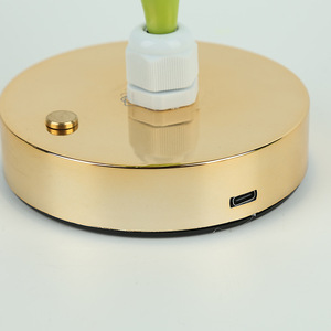 Veilleuse Pissenlit à 3 Têtes et Tiges LED, Décoration Intelligente Romantique pour Chambre à Coucher, Idéale pour Cadeaux d'Anniversaire - Product Image 4