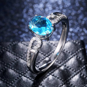 Anillos de moda chapados en oro de 18K con incrustaciones de diseño de alas, números, formas geométricas y mariposas, Colección de Oro Elegante Cristiana - Product Image 2