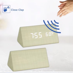 Emaf phòng ngủ phong cách tối giản tùy chỉnh kỹ thuật số điện tử bảng đồng hồ bằng gỗ <span class=keywords><strong>LED</strong></span> đồng hồ báo thức tam giác hình máy tính để bàn đồng hồ - Product Image 2