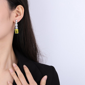 Orecchini Pendenti Geometrici Quadrilaterali alla Moda per Donne, Accessori Semplici per Uso Quotidiano, Outfit Casual e Regalo - Product Image 4