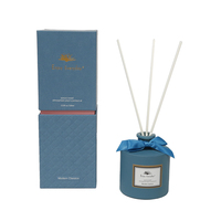 Diffuseur de roseau de Noël personnalisé Bouteille de luxe de qualité supérieure et emballage pastel Parfum doux vanille/pin pour la maison, le bureau et les cadeaux de vacances