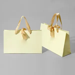 Custom Luxe Kleding Retail Roze Cadeau Tas Bolsas De Papel Verpakking Papieren Zakken Met Uw Eigen Logo Voor Kleding