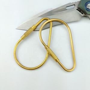 Mosquetón <span class=keywords><strong>de</strong></span> Metal en Forma <span class=keywords><strong>de</strong></span> <span class=keywords><strong>Pera</strong></span>, Color Dorado, con Cierre <span class=keywords><strong>de</strong></span> Rosca, para Camping y Senderismo al Aire Libre LFEDC - Product Image 1