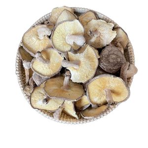 Champignons Shiitake séchés entiers Xianggu avec tiges pour la consommation alimentaire - Product Image 3