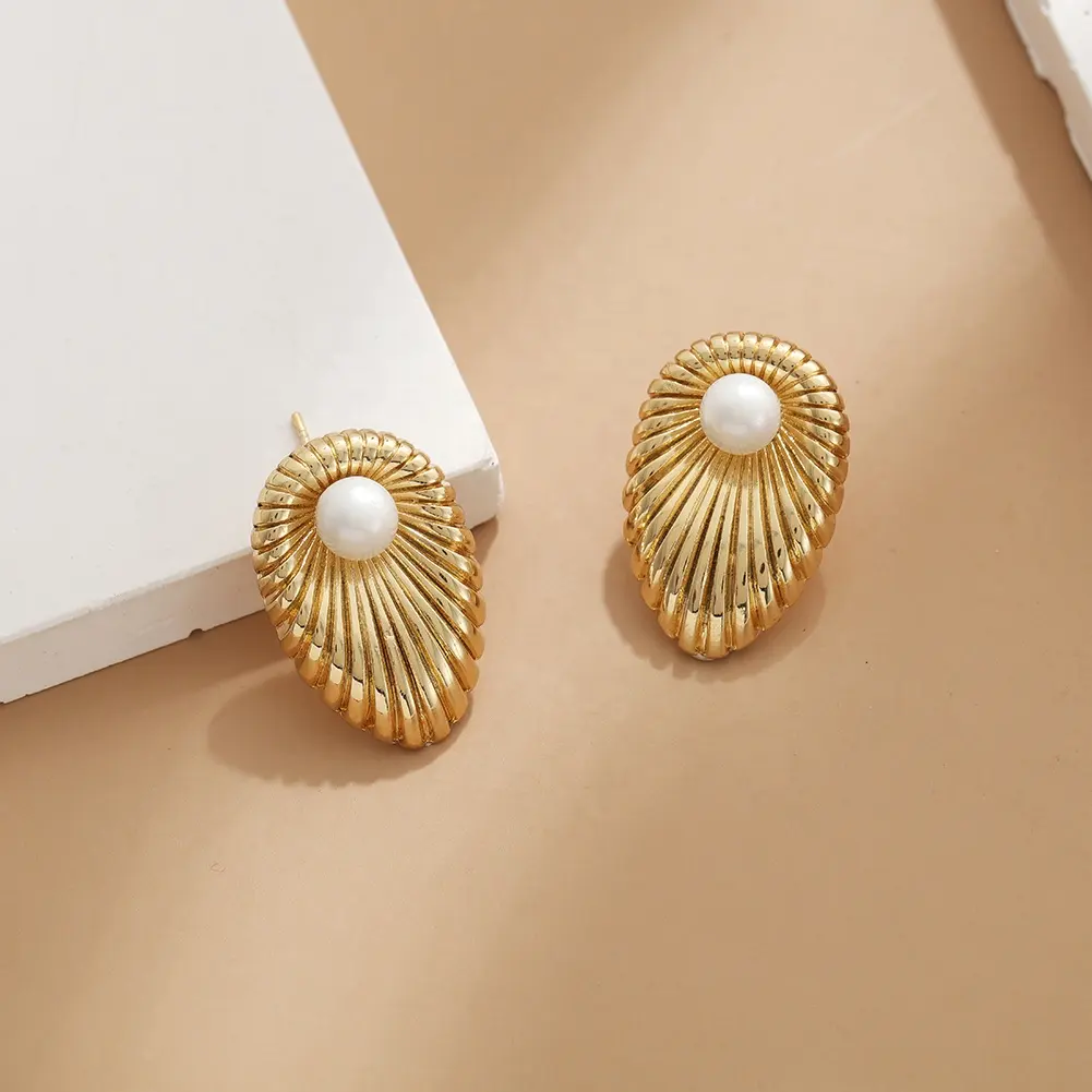 Heißes Metall gewindete Damen-Ständer-Ohrringe Luxuriöse Imitation Perlen-Mädchen-Ohrringe Schmuck