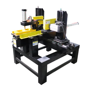 Maquinaria de carpintería industrial Sierra de doble extremo de precisión Diseño resistente para tablas de cortar y paneles - Product Image 5