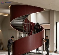 Escalier en colimaçon moderne de luxe en acier avec rampe métallique, design écologique et sûr pour usage résidentiel haut de gamme en extérieur